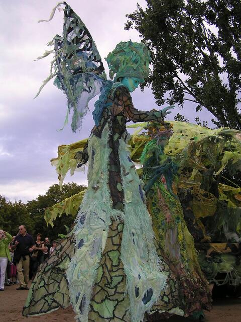Elfenwesen mit 3m Höhe