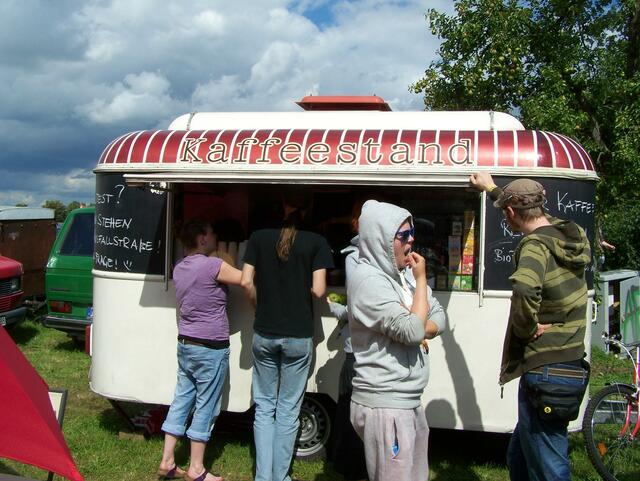 Für den großen oder kleinen Hunger von der einfachen Bratwurst bis hin zu exotisch indischer-orientalischer Küche eine breite Palette kulinarischer Köstlichkeiten