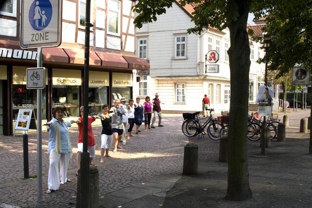 Yoga in der Fußgängerzone