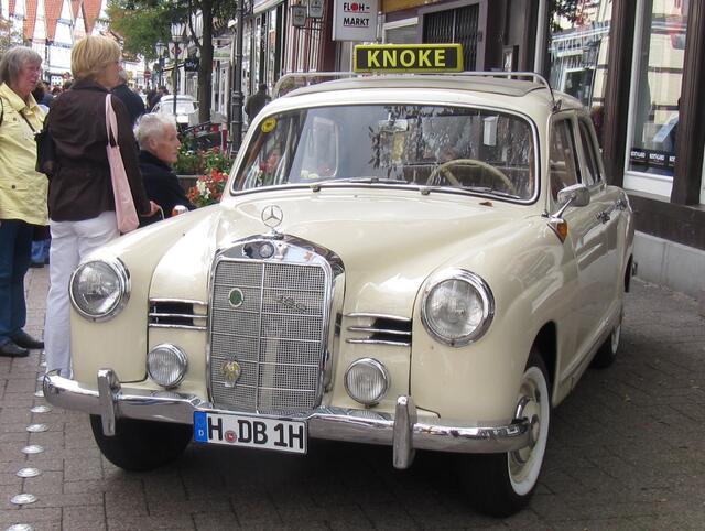 MERCEDES 180