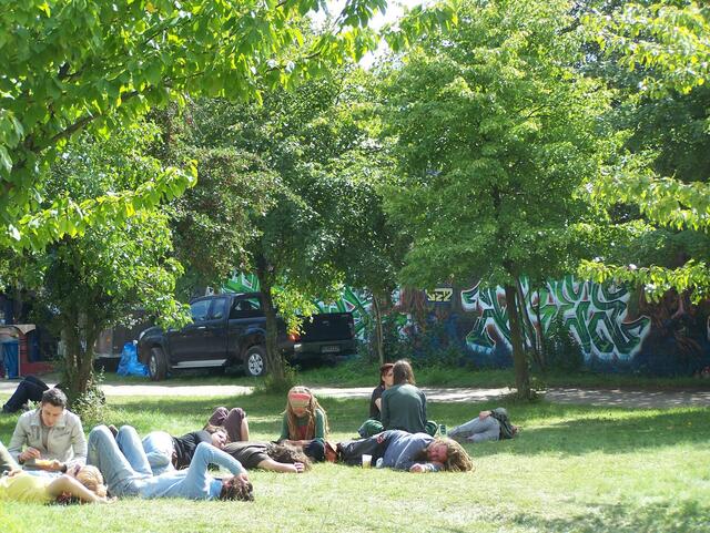 Der einzigartige Charme des alten Ziegelei-Geländes 25 km südöstlich von Hannover ist geblieben, und vielleicht nennt man Zytanien ja auch deshalb vielerorts das "Woodstock des Nordens".