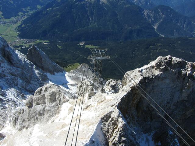 Mast und Seile der Tiroler Zugspitzbahn