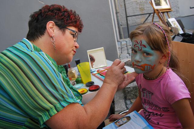 Kunst im Gesicht - Kinderschminken.