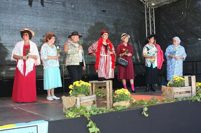 37. Heimat- und Soldatenfest in Stadtallendorf; Seniorennachmittag; Modenschau "Süße Versuchung"