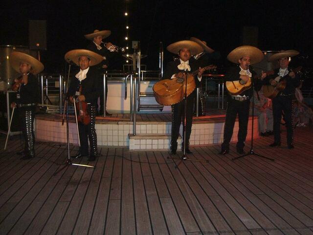 Besuch an Bord: Auf geht's zur Fiesta Mexicana