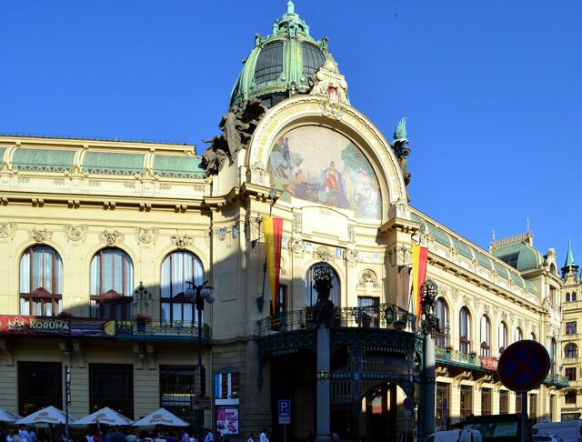 das Gemeindehaus mit dem Smetanasaal