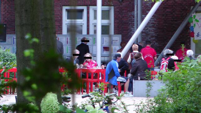 Cafee mit Herz - Cafee ohne Herz - Der Skandal des Jahres (Foto: MaxBryan.com)