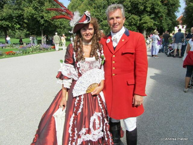 Andrea Platzer mit Vizepräsident Robert Guggenberger vom Schleppjagdverein Bayern e.V.