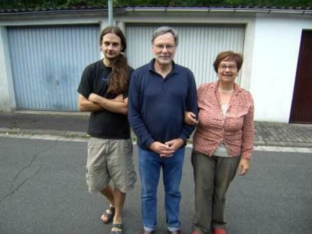 Heute steuerte die Lese- & Erzählkarawane die lesebegeisterten Karawansereien in Bayern, Offenbach und Nordhessen an. Heldin des Tages ist Anne Franck-Frieden, die mit ihrer Familie Soraya in liebevolle Obhut nahm.