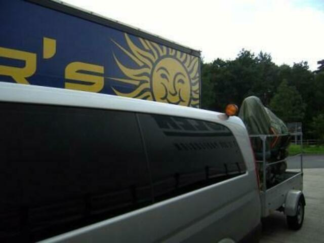 Heute steuerte die Lese- & Erzählkarawane die lesebegeisterten Karawansereien in Bayern, Offenbach und Nordhessen an.Dabei machten wir Rast zwischen richtig großen Tieren.