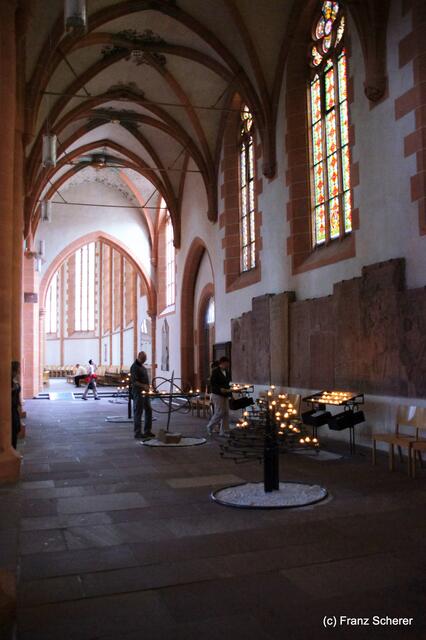 Sommerbilder 2011 (4) - Heidelberg. Blick in die Heilig-Geist-Kirche