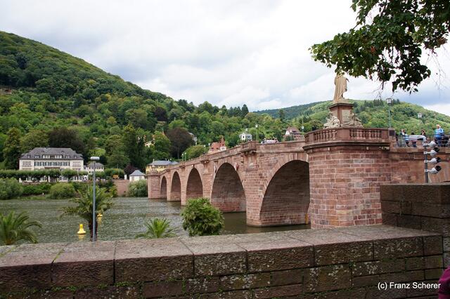 Sommerbilder 2011 (4) - Heidelberg. Die Alte Brücke über den Neckar