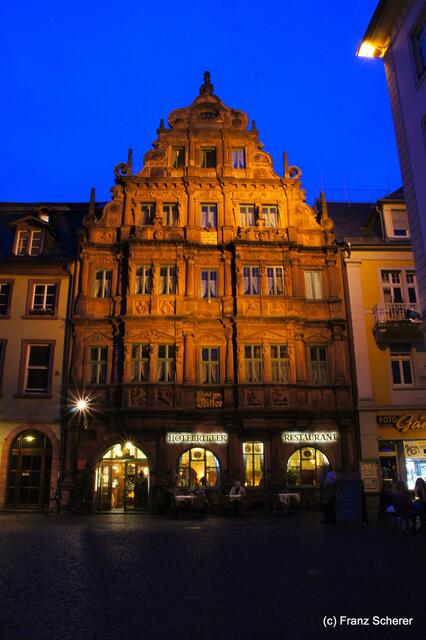 Sommerbilder 2011 (4) - Heidelberg. Haus zum Ritter, Heidelbergs ältestes erhaltenes Bauwerk von 1592, ist heute ein nobles Hotel