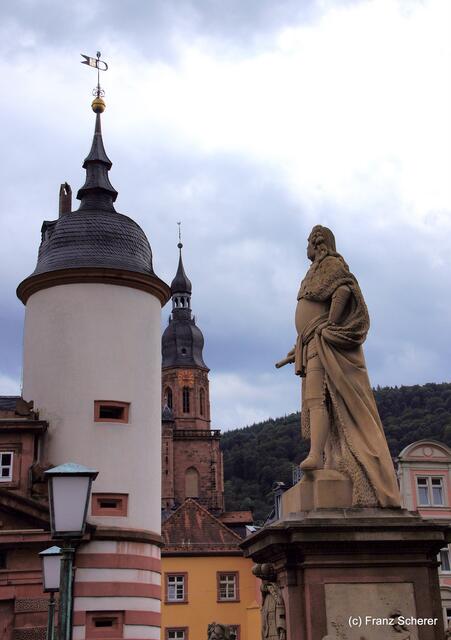 Sommerbilder 2011 (4) - Heidelberg. König Ludwig Blickt aufs Brückentor der Alten Brücke