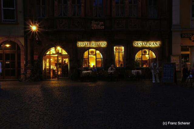 Sommerbilder 2011 (4) - Heidelberg. Haus zum Ritter, Heidelbergs ältestes erhaltenes Bauwerk von 1592, ist heute ein nobles Hotel