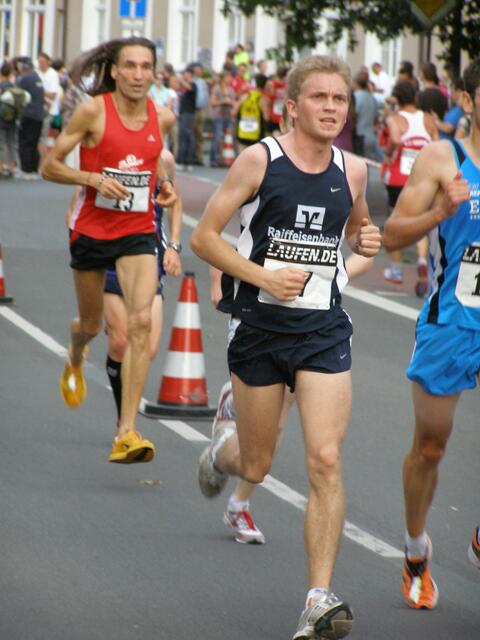 Max Meingast , der bayerische Halbmarathonmeister, auf dem Weg zu einer Spitzenzeit