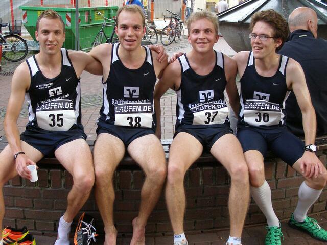 Kaputt nach dem Lauf, aber erfolgreich - so präsentierten sich die LG-Läufer als eines der besten Teams in Deutschland