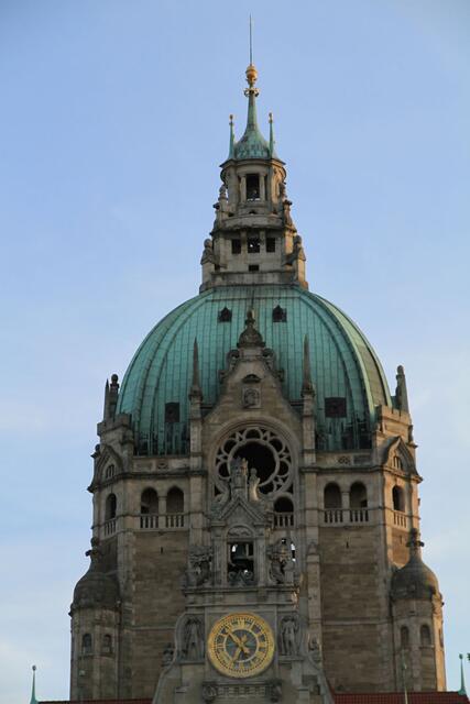 Nr. 11 heute das Ziel: Neues Rathaus