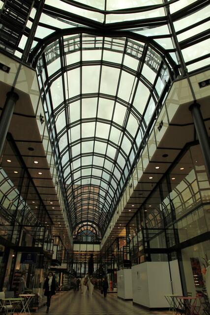 Blick zum Dach: Galerie Luise