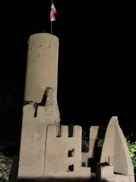 Burg bei Nacht