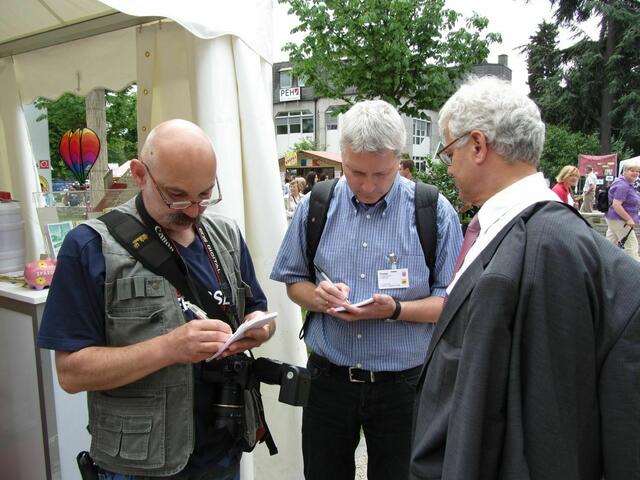 Die Presse befragt Eppsteins Bürgermeister.