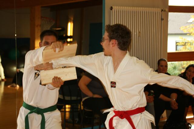 Bruchtest (Außenhandkante)