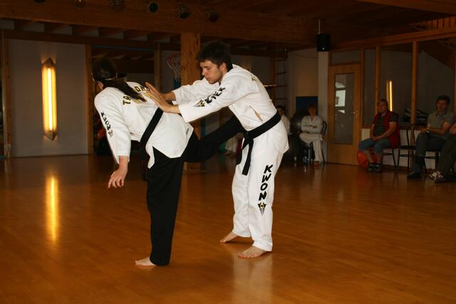 Abwehr gegen Atacke von hinten