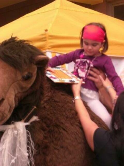 Besuch in Annes Lese- & Erzähloase beim Stadtteilfest Nordend.