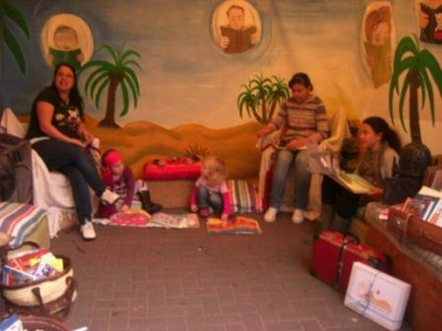 Besuch in Annes Lese- & Erzähloase beim Stadtteilfest Nordend.