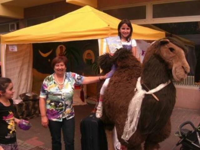 Besuch in Annes Lese- & Erzähloase beim Stadtteilfest Nordend.