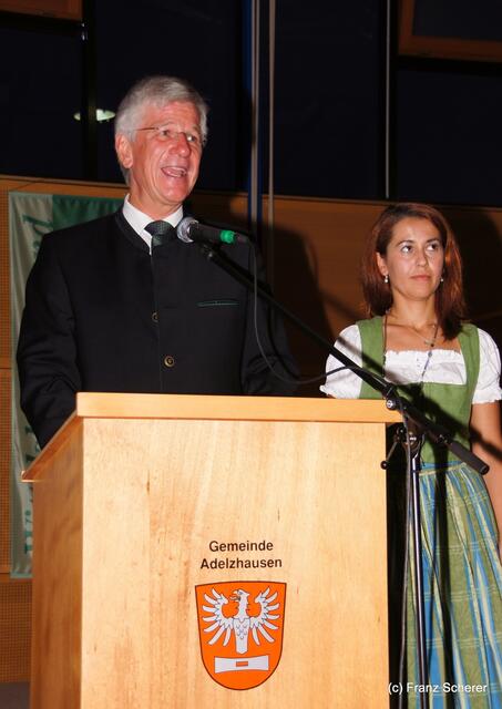 Bayerisch-ungarischer Oxentag. Landrat Christian Knauer und LAG-Managerin Beata Pástor