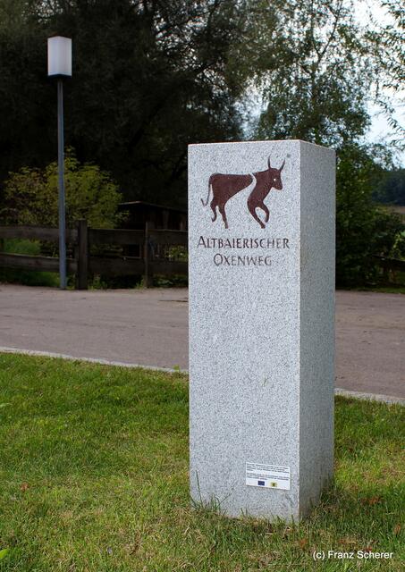 Bayerisch-ungarischer Oxentag. Oxensteine markieren den altbaierischen Oxenweg