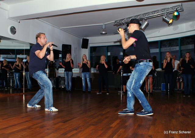5 Jahre Tanzstudio "dance & more" in Friedberg. Impressionen von der Geburtstagsparty. Showtime! NYRO macht Musik!