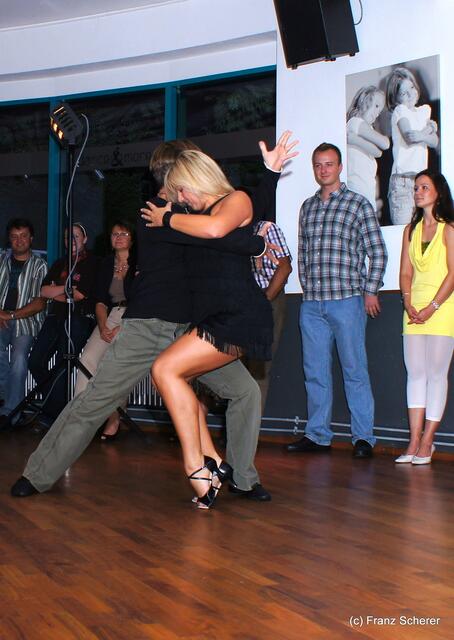 5 Jahre Tanzstudio "dance & more" in Friedberg. Impressionen von der Geburtstagsparty. Showtime! Stefanie Brackmann und Tanzpartner Manfred Buchhard