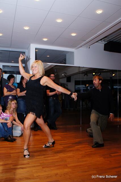 5 Jahre Tanzstudio "dance & more" in Friedberg. Impressionen von der Geburtstagsparty. Showtime! Stefanie Brackmann und Tanzpartner Manfred Buchhard