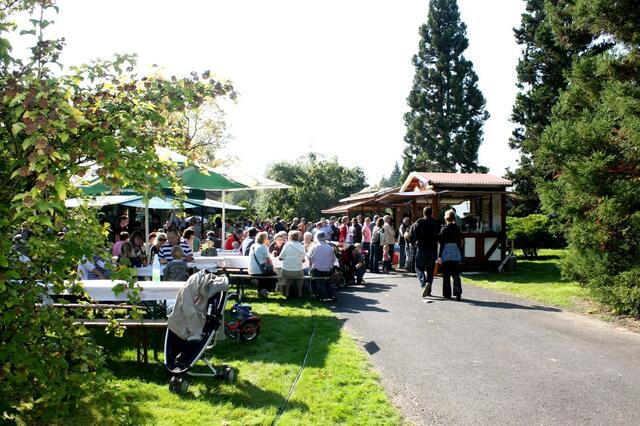 zum Essen konnte man sich gemütlich in die Sonne setzten