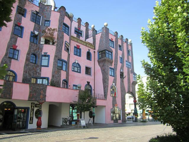 Das Hundertwasserhaus von der Rückseite