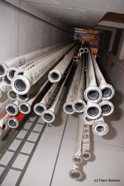 Tag der offenen Tür 2011 bei der Freiwilligen Feuerwehr Friedberg. Blick, den Schlauchturm hinauf