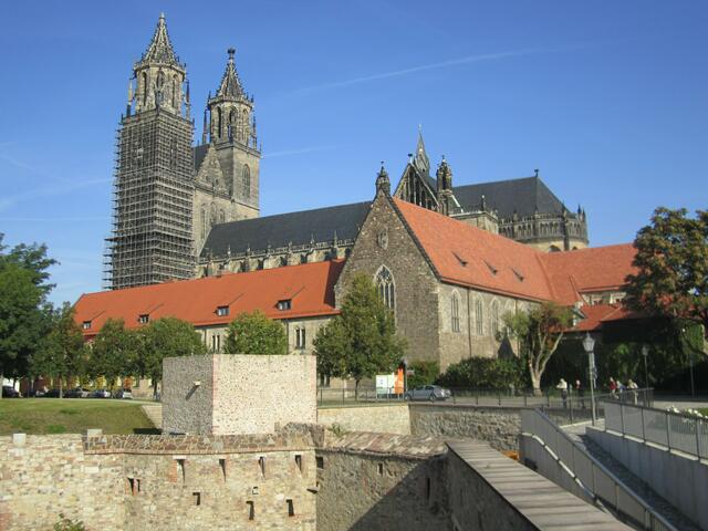 Der Dom aus Richtung Elbe