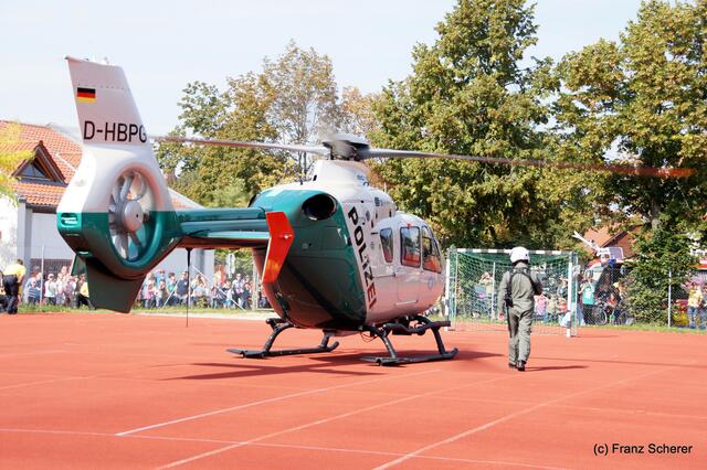 Tag der offenen Tür 2011 bei der Freiwilligen Feuerwehr Friedberg. Abflug. Ein großes Ereignis geht zu Ende
