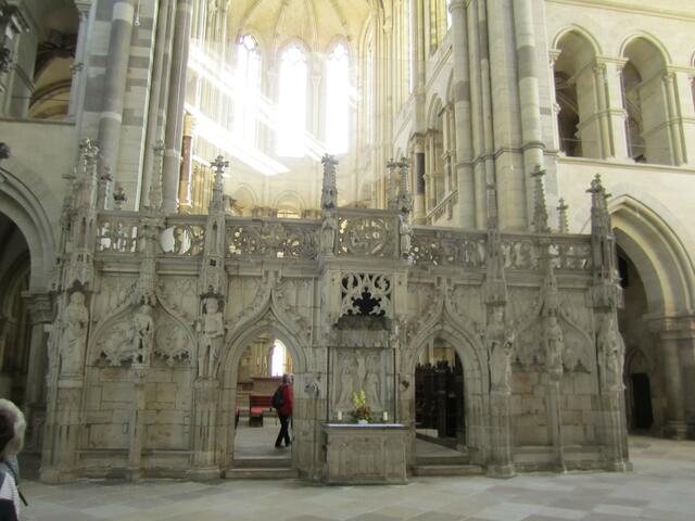 Blick Richtung Altar