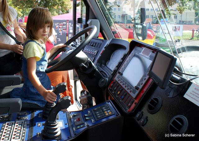 Tag der offenen Tür 2011 bei der Freiwilligen Feuerwehr Friedberg. Ich werde mal Feuerwehrfrau!
