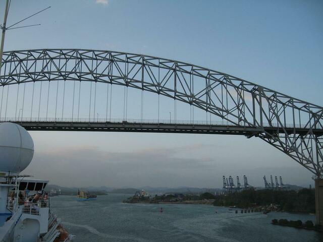 Die Brücke der beiden Amerikas