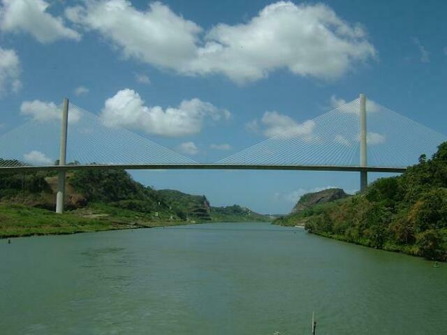 Die "Jahrhundertbrücke" mit der Panamericana
