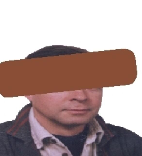 Designexperte Langsarm C. von der internationall bekloppten Designagentur Namenlos, Namenlos & Narrenfrei: Ich habe kein Brett vorm Kopf!  Es wirkt nicht mehr. Wir brauchen stärkeren Stoff!