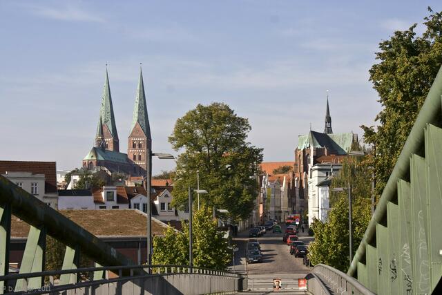 Blick in die Glockengießerstr. mit St. Marien (links) und St. Katharinen.