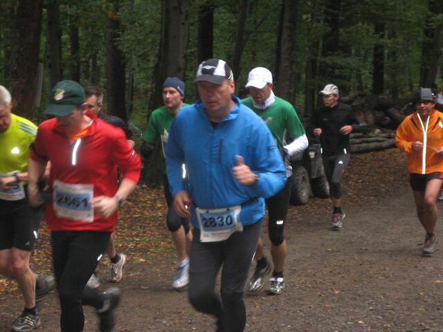 An der 22 km Strecke, Reiner Beck in blau