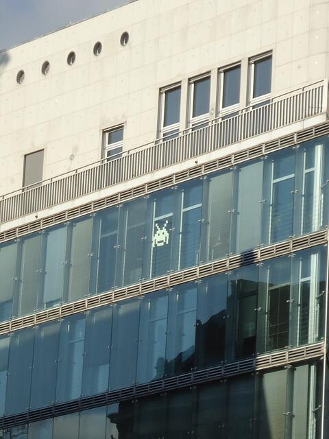 Klebekunst mit Haftzetteln gibt es jetzt auch in Berlin.