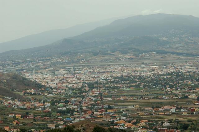 Anaga-Gebirge, Blick auf La Laguna, Universitätsstadt mit 23000 Studenten