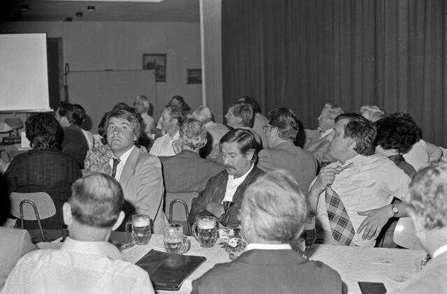 Blick in den Saal. Auch der Maschseebote war in Person seines Herausgbers schon vertreten.